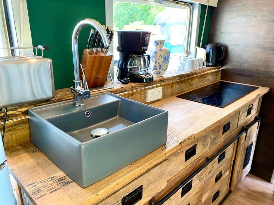 Gleis 1, Eisenbahn Waggon Mit Whirlpool Und Ofen Villa Dahlem  Ngoại thất bức ảnh